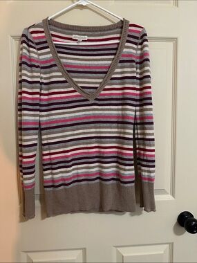 Aeropostale Striped V-Neck Sweater in Taupe, Pink & Gray